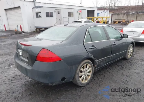 2006 Honda Accord 3.0 Ex z USA, uszkodzony, nr VIN 1HGCM66856A017401